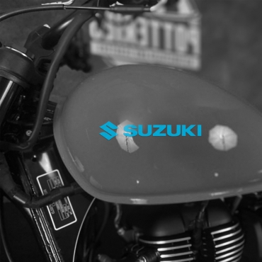Наклейка на мотоцикл логотип Suzuki